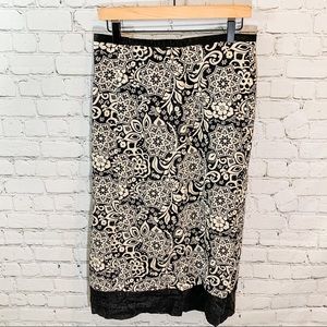 22/24W (3X) Cato Black and Off White Skirt